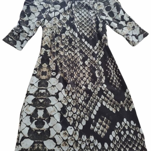 Jessica Simpson Mini Dress with Cowl Sleeves - Picture 3 of 13